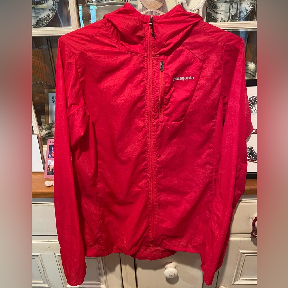 Red Patagonia Houdini Ultralight Packable Windbreaker Jacket Small